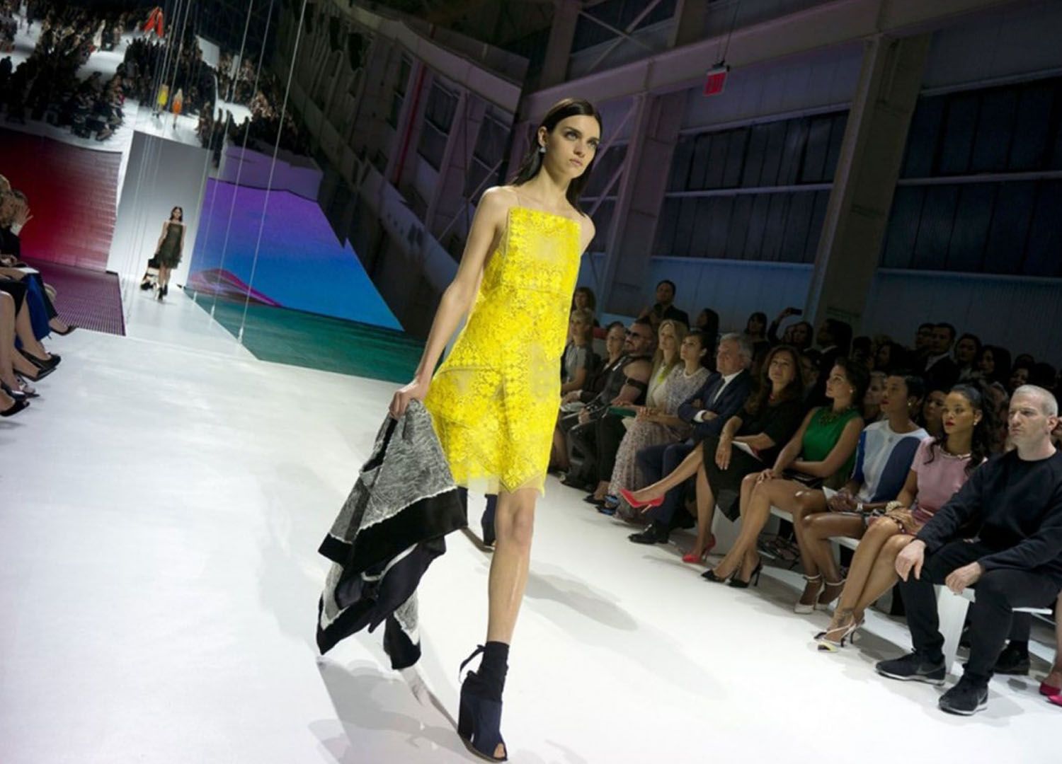 DIOR | Gallery Image