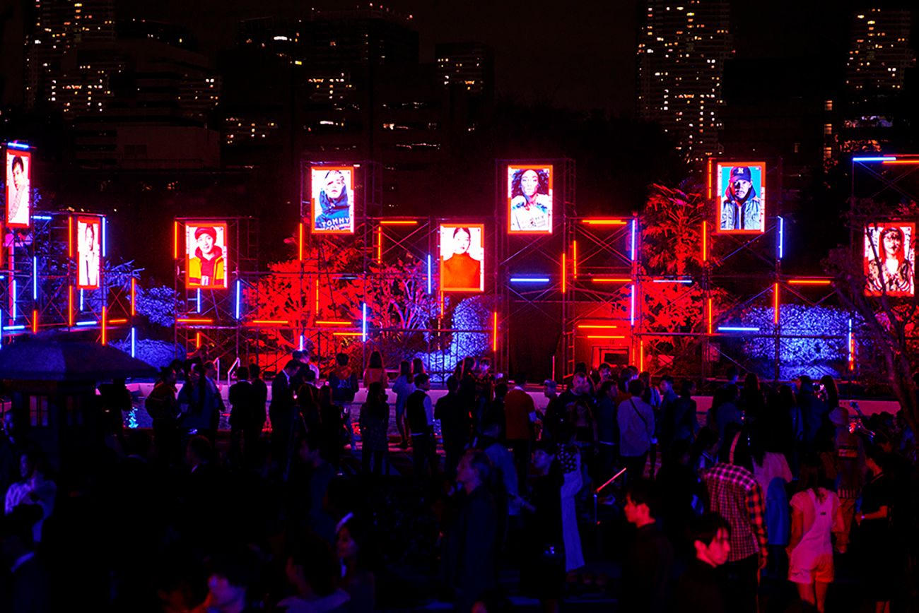 TOMMY HILFIGER | Gallery Image