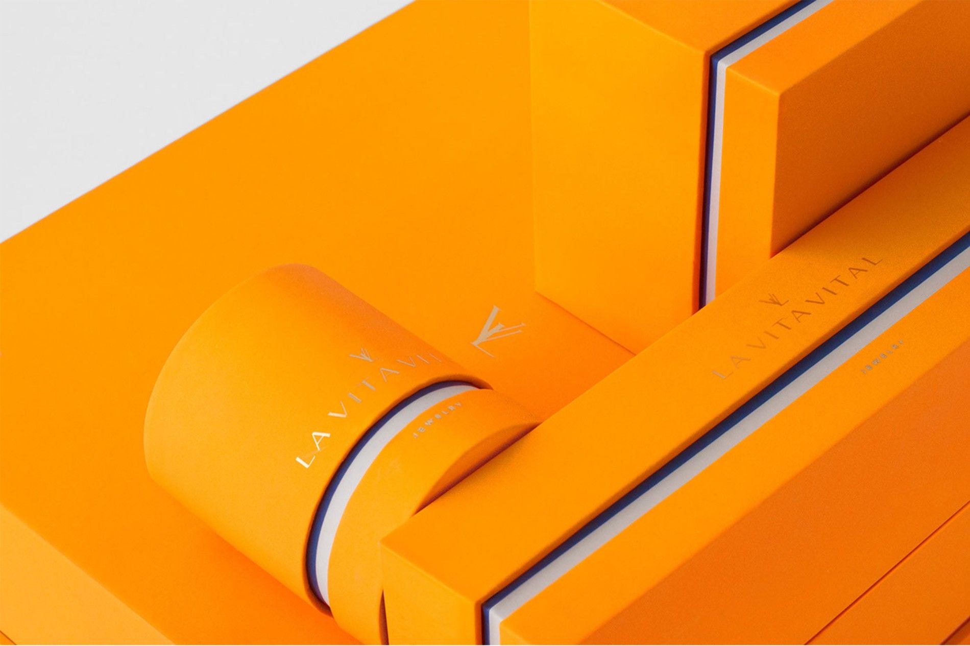 LA VITA VITAL | Gallery Image