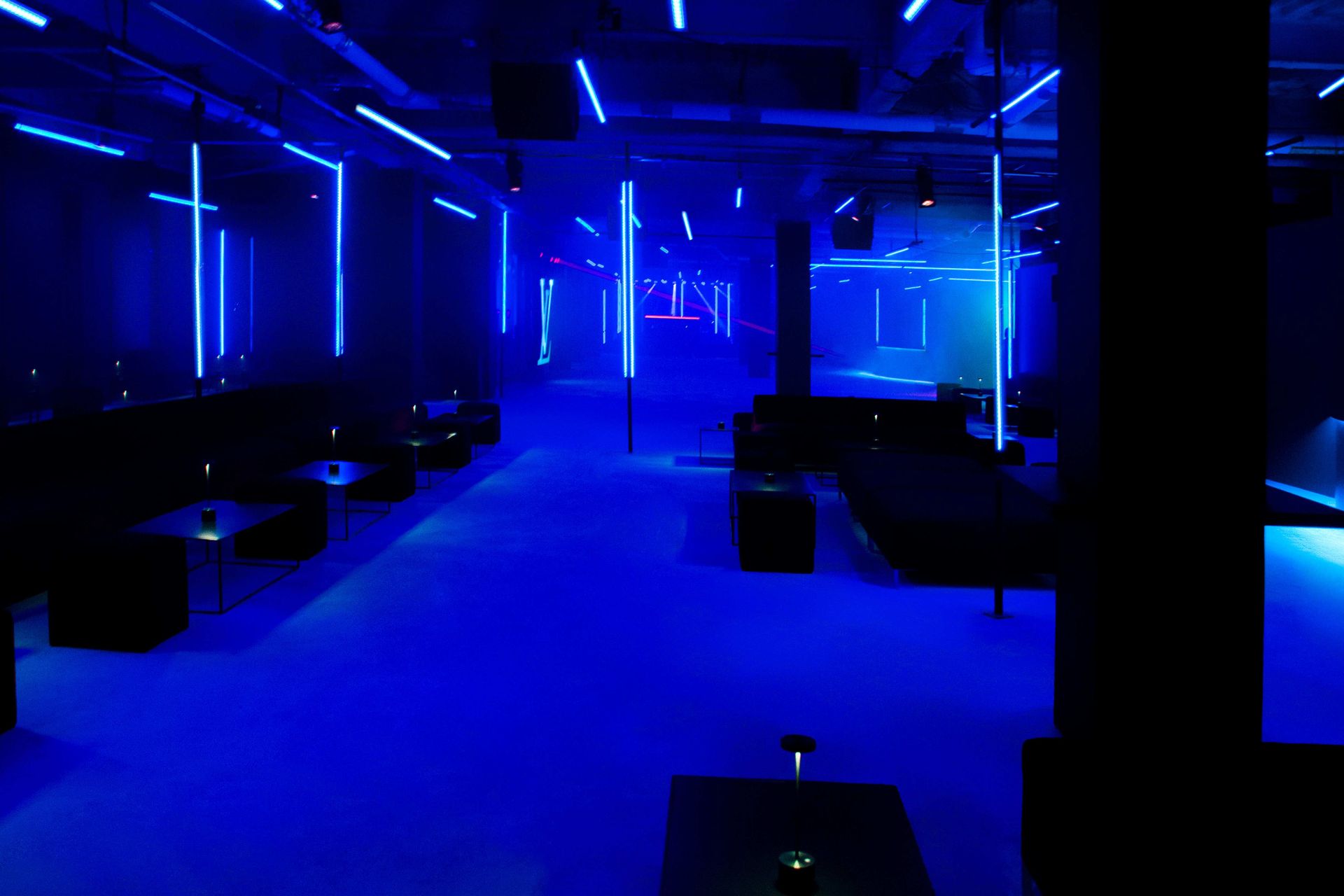 LOUIS VUITTON | Gallery Image