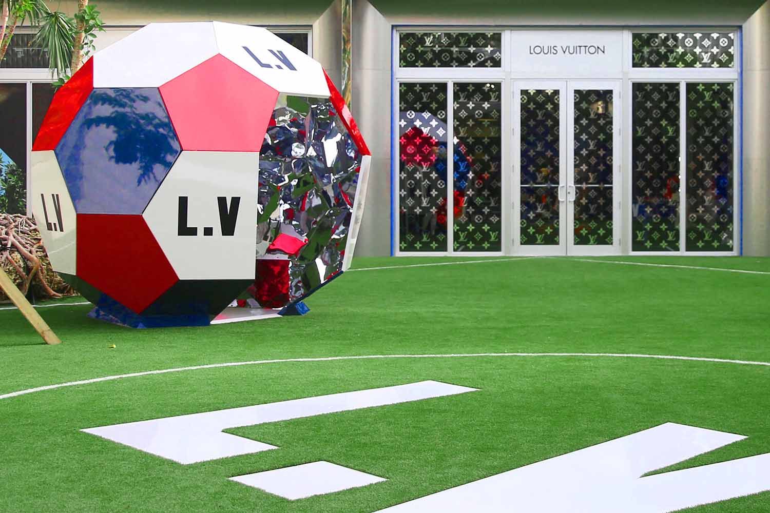 LOUIS VUITTON X FIFA | Gallery Image