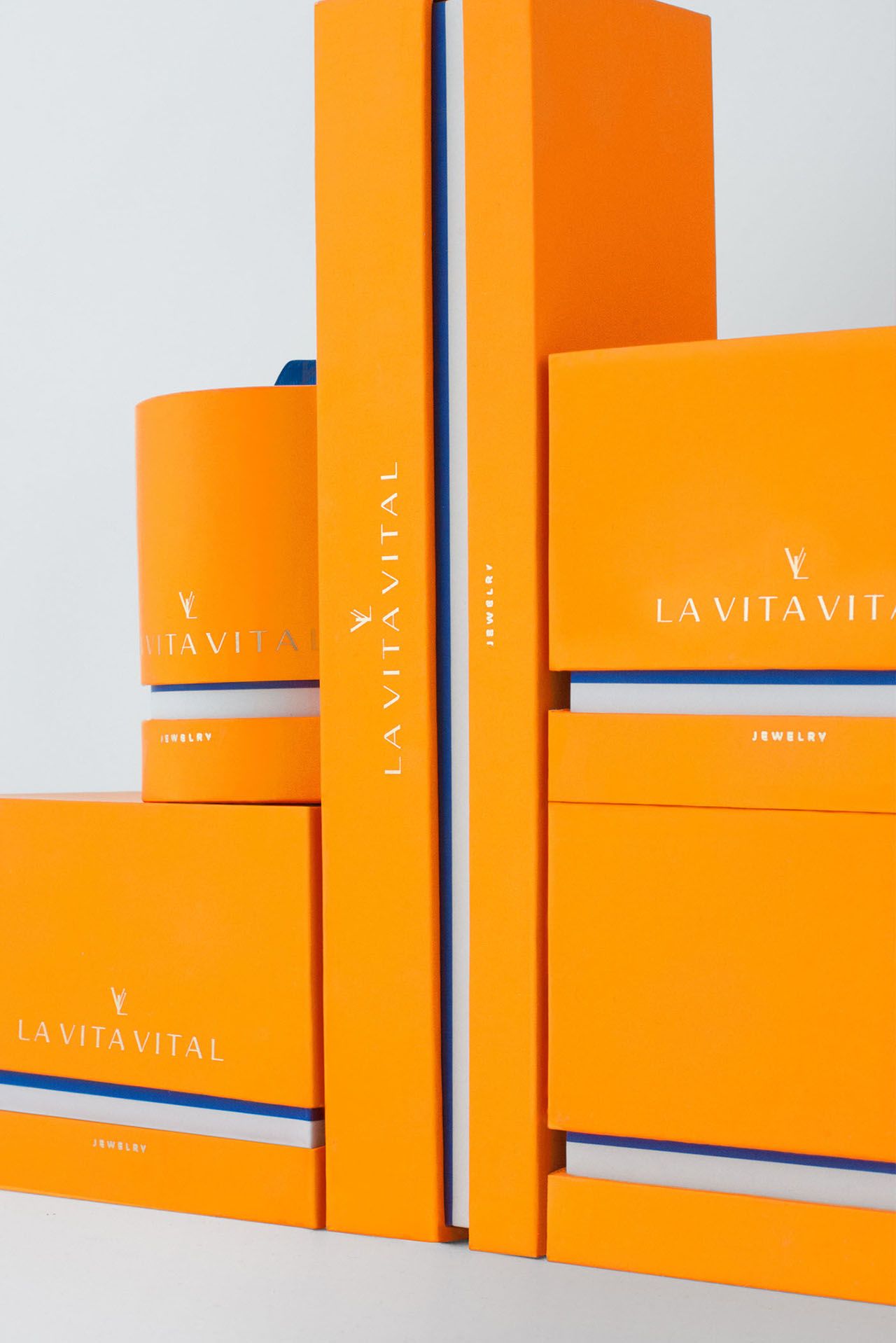 LA VITA VITAL | Gallery Image